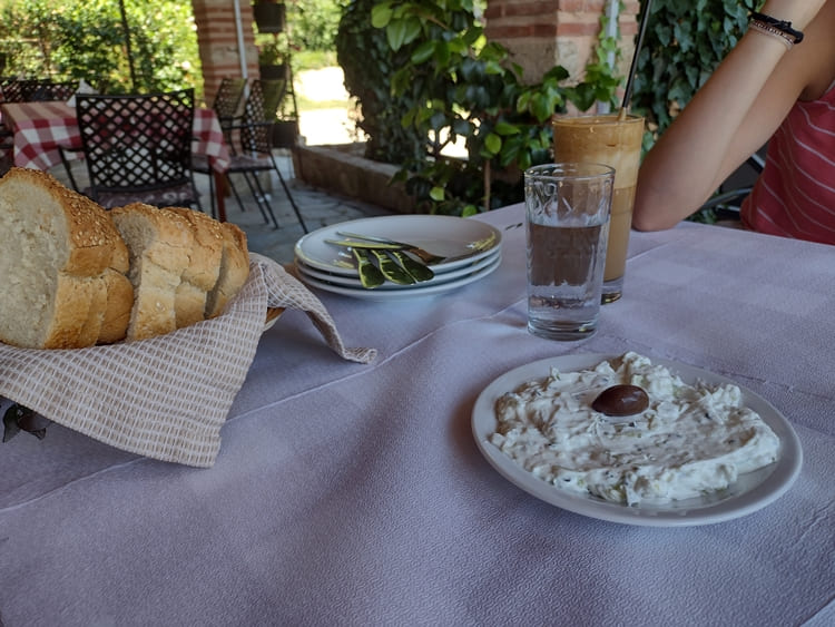 ΕΣΤΙΑΤΟΡΙΟ ΤΑΒΕΡΝΑ ΚΑΣΤΡΑΚΙ ΤΡΙΚΑΛΩΝ | ΠΡΩΤΑΤΟ