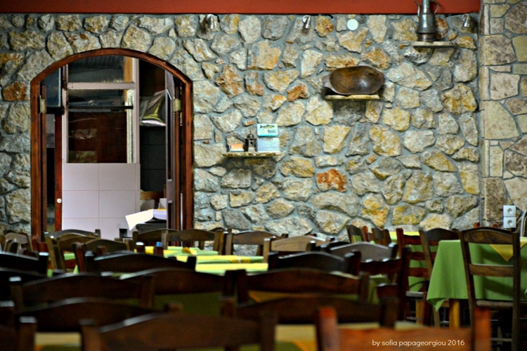 ΕΣΤΙΑΤΟΡΙΟ ΤΑΒΕΡΝΑ ΠΛΑΝΗΤΕΡΟ ΚΑΛΑΒΡΥΤΩΝ | ΤΑΒΕΡΝΑ ΠΗΓΕΣ