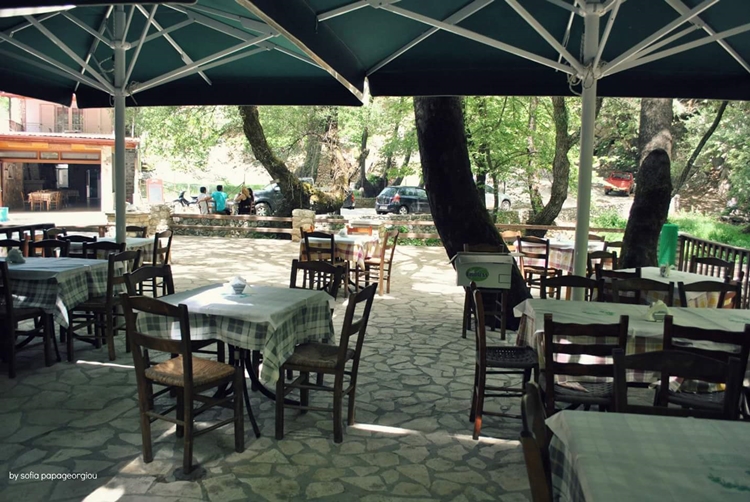 ΕΣΤΙΑΤΟΡΙΟ ΤΑΒΕΡΝΑ ΠΛΑΝΗΤΕΡΟ ΚΑΛΑΒΡΥΤΩΝ | ΤΑΒΕΡΝΑ ΠΗΓΕΣ