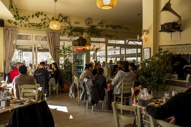 ΤΣΙΠΟΥΡΑΔΙΚΟ ΜΕΖΕΔΟΠΩΛΕΙΟ ΚΑΛΑΜΠΑΚΑ | ΤΑΞΙΜΙ